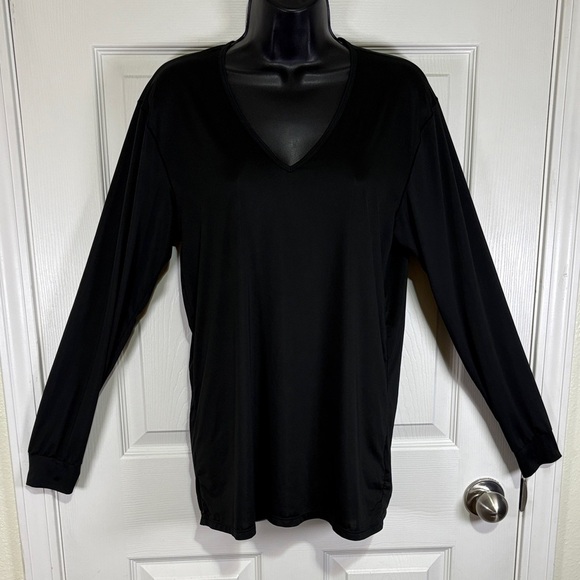Uniqlo Women’s Black V-Neck Long Sleeve Spandex Blend Shirt Size Medium - Picture 1 of 8